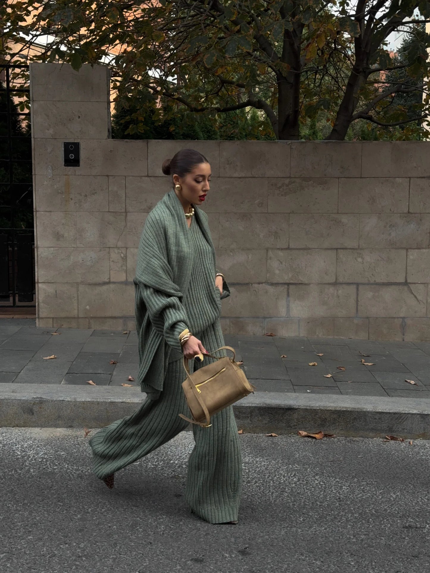 Nezo™ | V-hals pakje met sjaal