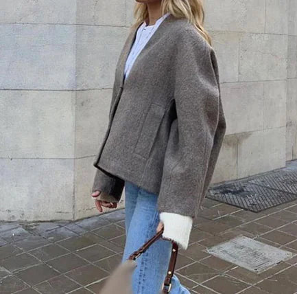 Nezo™ | Korte jas met V-hals